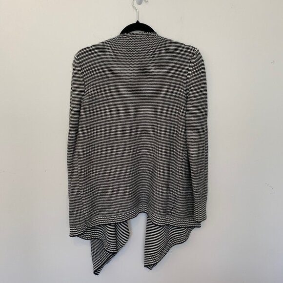 ๐ฑ 5 FOR $10.  MERONA BLACK & WHITE CARDIGAN WATERFALL SWEATER SIZE LARGE - Picture 3 of 4